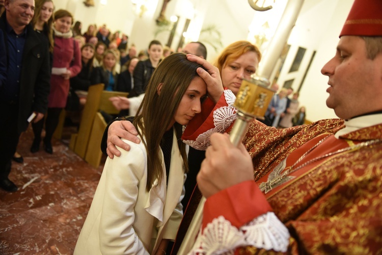 Bierzmowanie w Łososinie Dolnej