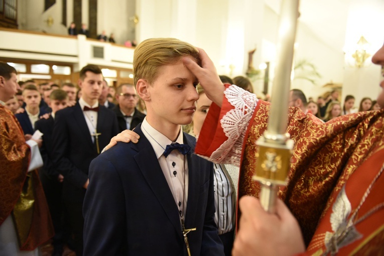 Bierzmowanie w Łososinie Dolnej