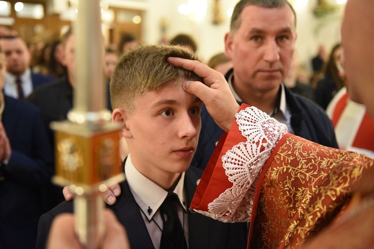 Bierzmowanie w Łososinie Dolnej