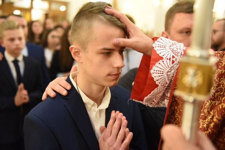 Bierzmowanie w Łososinie Dolnej