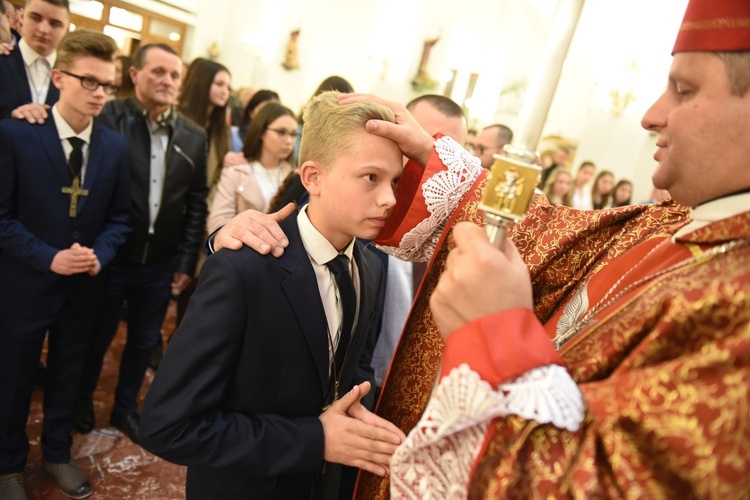 Bierzmowanie w Łososinie Dolnej