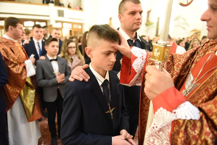 Bierzmowanie w Łososinie Dolnej