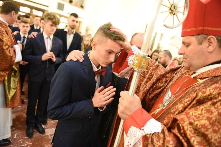 Bierzmowanie w Łososinie Dolnej