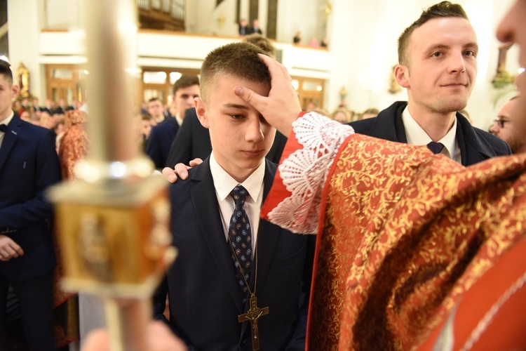 Bierzmowanie w Łososinie Dolnej