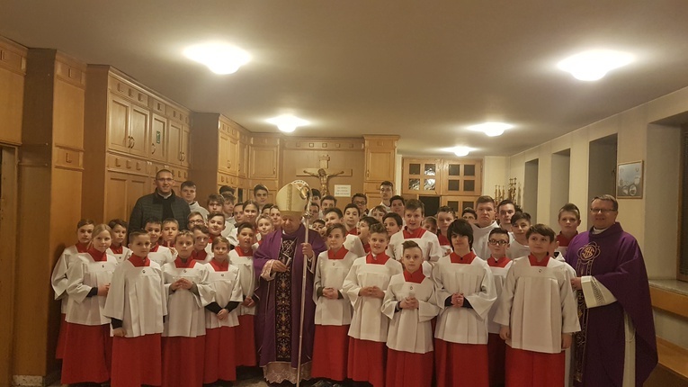 Relikwie św. Jana Pawła II w parafii św. Brata Alberta w Nowej Hucie