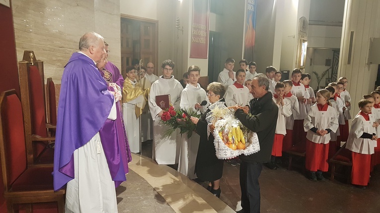 Relikwie św. Jana Pawła II w parafii św. Brata Alberta w Nowej Hucie
