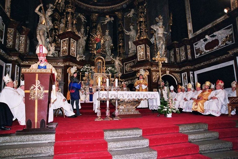 Święcenia i ingres bp Ignacego do katedry świdnickiej - cz. 01.