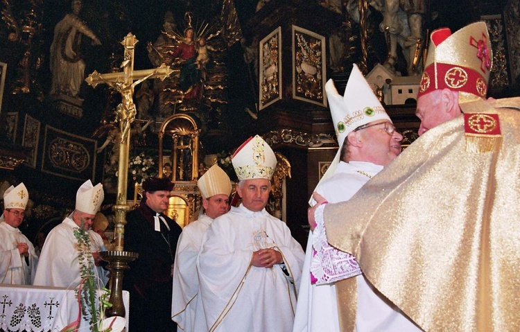 Święcenia i ingres bp Ignacego do katedry świdnickiej - cz. 01.