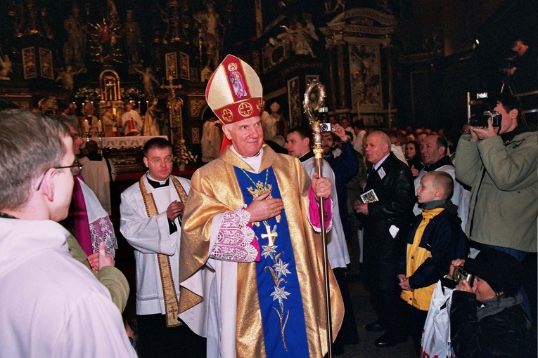 Święcenia i ingres bp Ignacego do katedry świdnickiej - cz. 01.