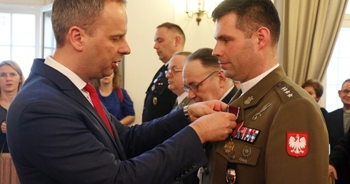 Kapłan odznaczony za misję w Afganistanie