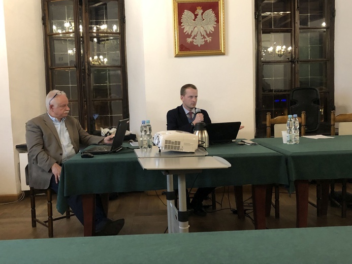 Spotkanie w Ratuszu. Grzegorz Strzemecki i Jakub Jałowiczor spotkali się z mieszkańcami Sandomierza.