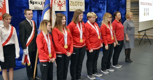 Płońsk. Złote piłkarki olimpiad specjalnych