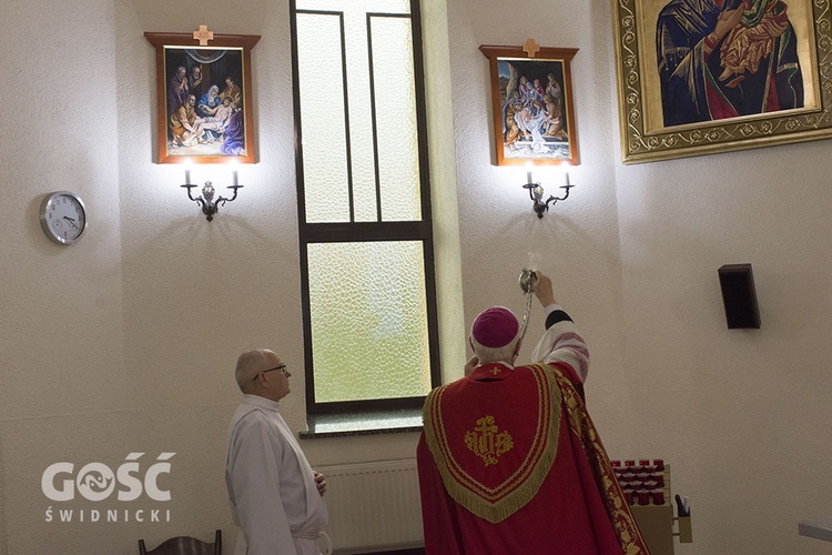 Poświęcenie nowych stacji drogi krzyżowej w Dzierżoniowie