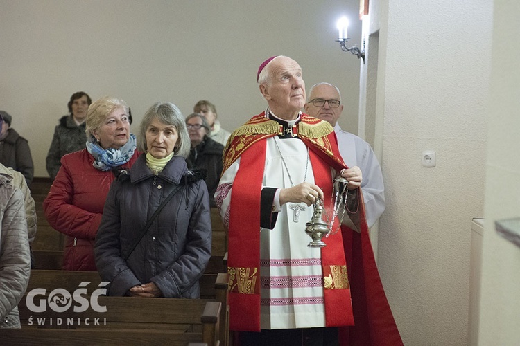 Poświęcenie nowych stacji drogi krzyżowej w Dzierżoniowie