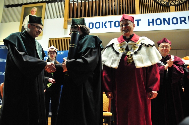 Uroczystość nadania tytułu doktora honoris causa KUL prof. A. Jamesowi McAdamsowi