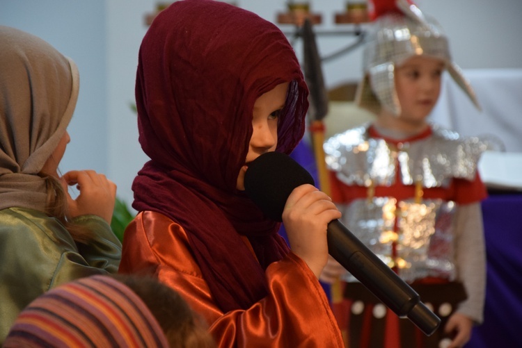 Misterium Męki Pańskiej w przedszkolu św. Rodziny w Skierniewicach