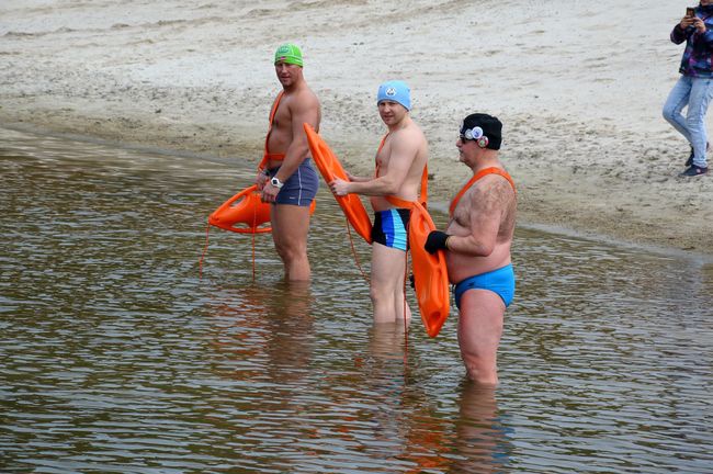 Koniec zimowego pływania.