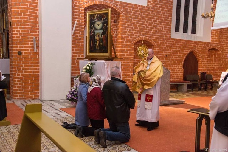 Peregrynacja obrazu św. Józefa w Dobiegniewie