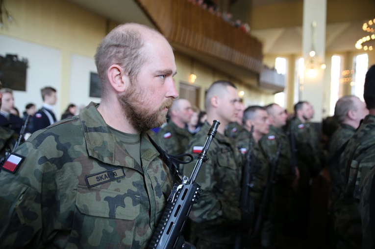 Żołnierska Msza św. w Ostrowcu Świętokrzyskim.