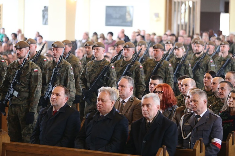 Żołnierska Msza św. w Ostrowcu Świętokrzyskim.