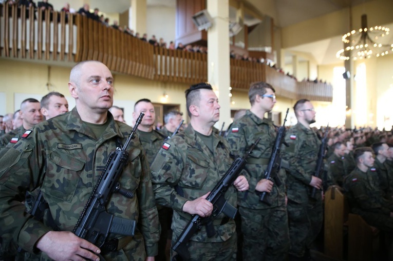 Żołnierska Msza św. w Ostrowcu Świętokrzyskim.