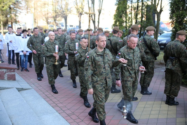 Żołnierska Msza św. w Ostrowcu Świętokrzyskim.