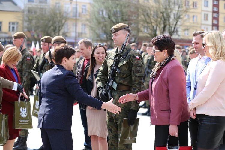 Przysięga terytorialsów na ostrowieckim Rynku