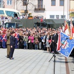 Przysięga terytorialsów na ostrowieckim Rynku