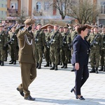 Przysięga terytorialsów na ostrowieckim Rynku