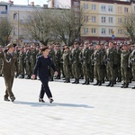 Przysięga terytorialsów na ostrowieckim Rynku