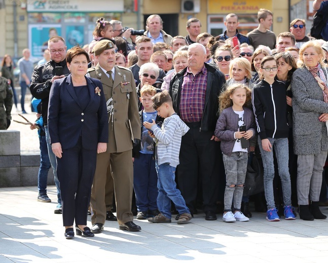 Przysięga terytorialsów na ostrowieckim Rynku