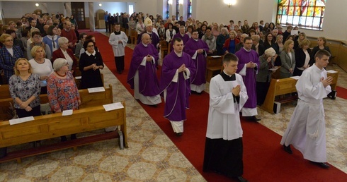 Mszy św. w seminaryjnej kaplicy, w której uczestniczyło około 200 pedagogów, przewodniczył bp Piotr Turzyński.