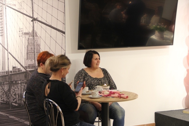 Kobiety na Urzekającej Kawie w Radomiu