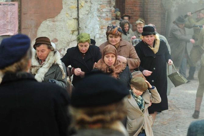 Trwają zdjęcia do filmu o księdzu Janie Ziei, który - jak podkreślił Andrzej Seweryn - "wierzył absolutnie".