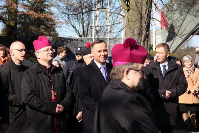 Prezydent Rzeczypospolitej Polskiej w sanktuarium Matki Bożej Cierpliwie Słuchającej w Rokitnie 