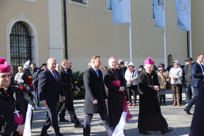 Prezydent Rzeczypospolitej Polskiej w sanktuarium Matki Bożej Cierpliwie Słuchającej w Rokitnie 