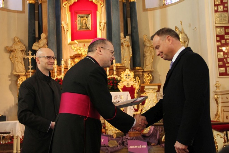 Prezydent Rzeczypospolitej Polskiej w sanktuarium Matki Bożej Cierpliwie Słuchającej w Rokitnie 