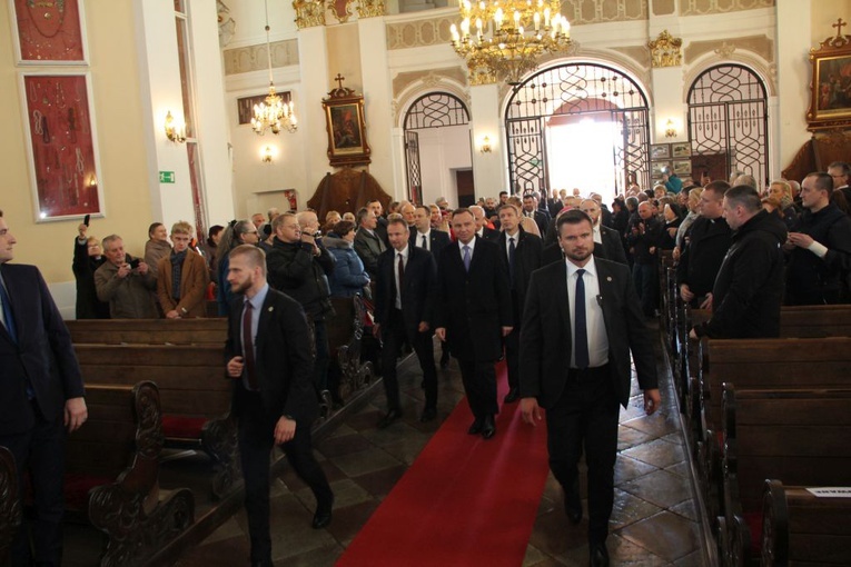 Prezydent Rzeczypospolitej Polskiej w sanktuarium Matki Bożej Cierpliwie Słuchającej w Rokitnie 