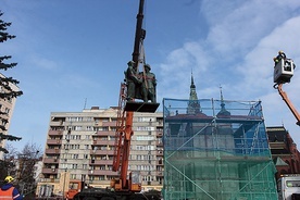 W zeszłym roku  z pl. Słowiańskiego usunięto pomnik Wdzięczności Armii Radzieckiej.  Czy zastąpi go postument z imieniem „Obrońcy Europy”?