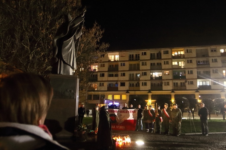 Legniczanie w rocznicę śmierci papieża