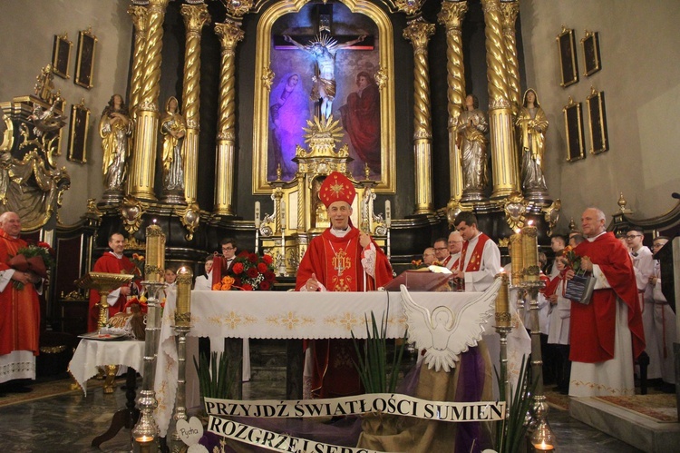 Bierzmowanie w kościele św. Jakuba w Tuchowie