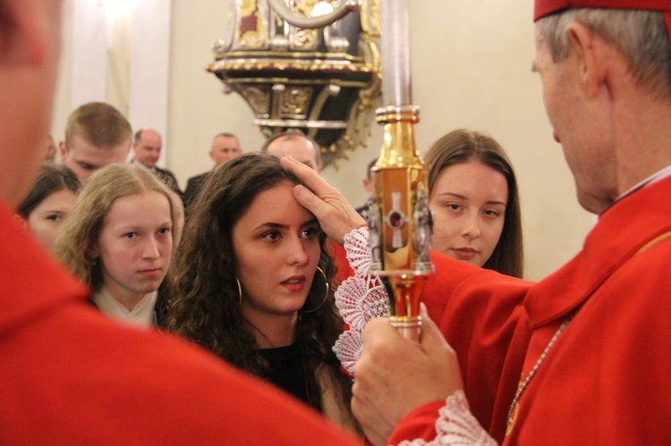 Bierzmowanie w kościele św. Jakuba w Tuchowie