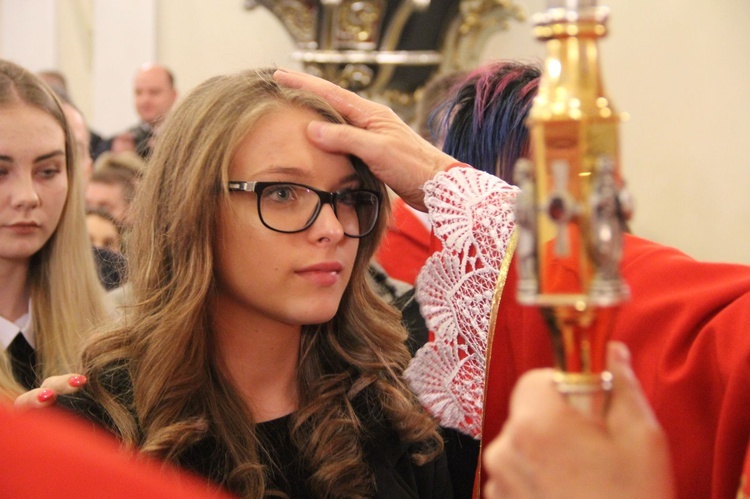 Bierzmowanie w kościele św. Jakuba w Tuchowie