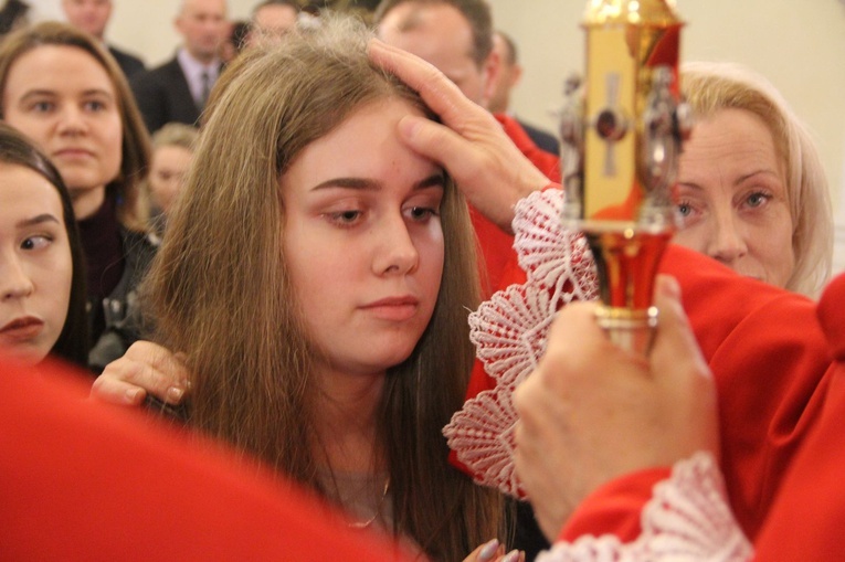 Bierzmowanie w kościele św. Jakuba w Tuchowie