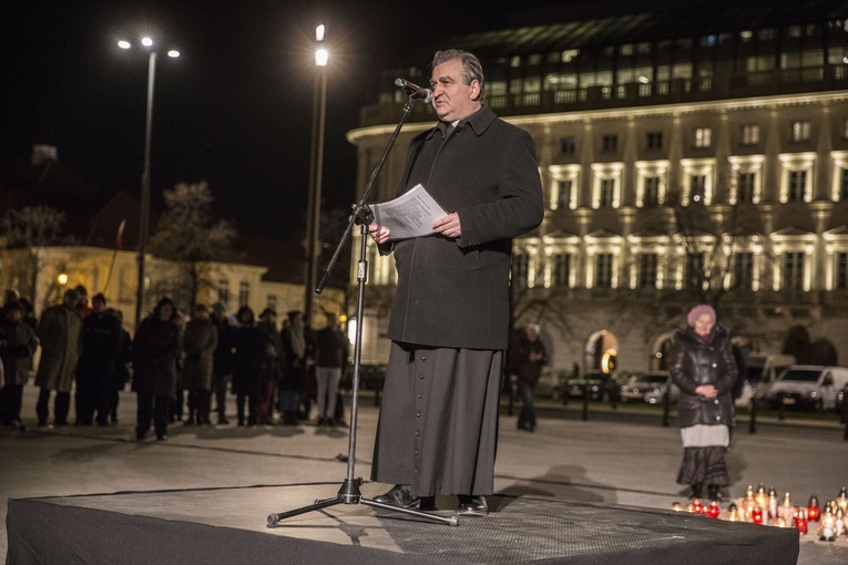 Czuwanie w godzinę śmierci Jana Pawła II