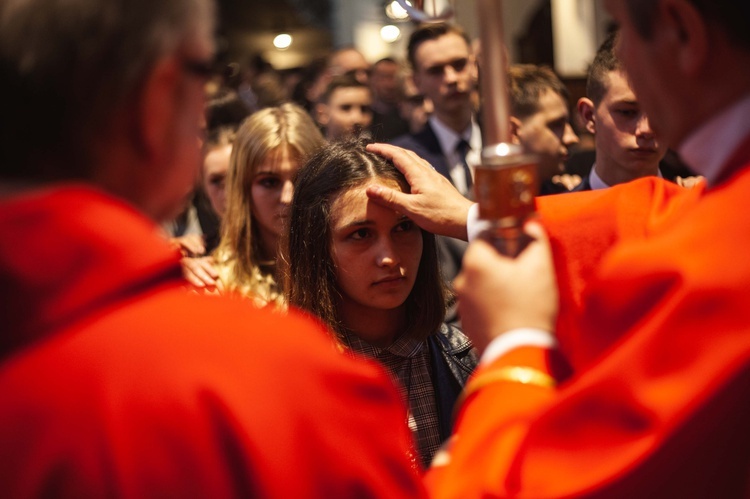 Bierzmowanie w kościele kolejowym - cz. 1