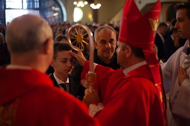 Nowy Sącz. Bierzmowanie u Niepokalanej - cz. 1 