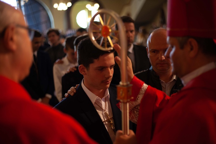 Nowy Sącz. Bierzmowanie u Niepokalanej - cz. 1 