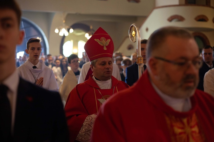 Nowy Sącz. Bierzmowanie u Niepokalanej - cz. 1 