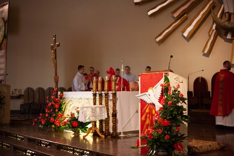 Nowy Sącz. Bierzmowanie u Niepokalanej - cz. 2